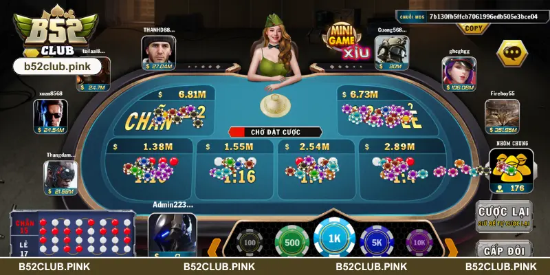 Quan sát bảng lịch sử và bảng vị trước mỗi ván